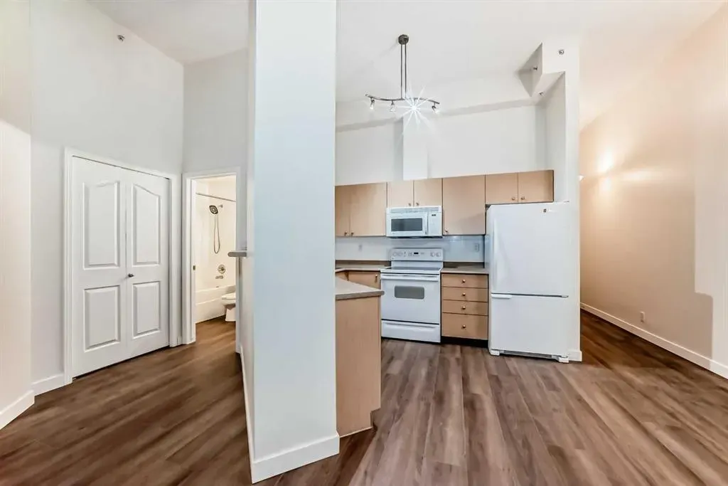 1111 6 Avenue SW, #209