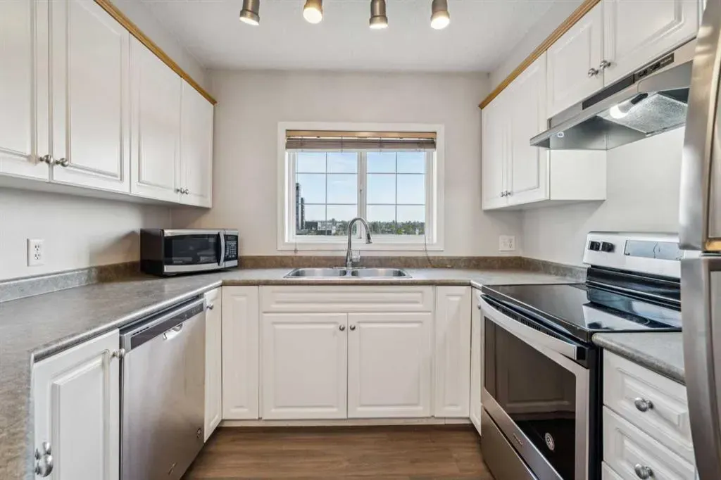 630 8 Avenue SE, #401