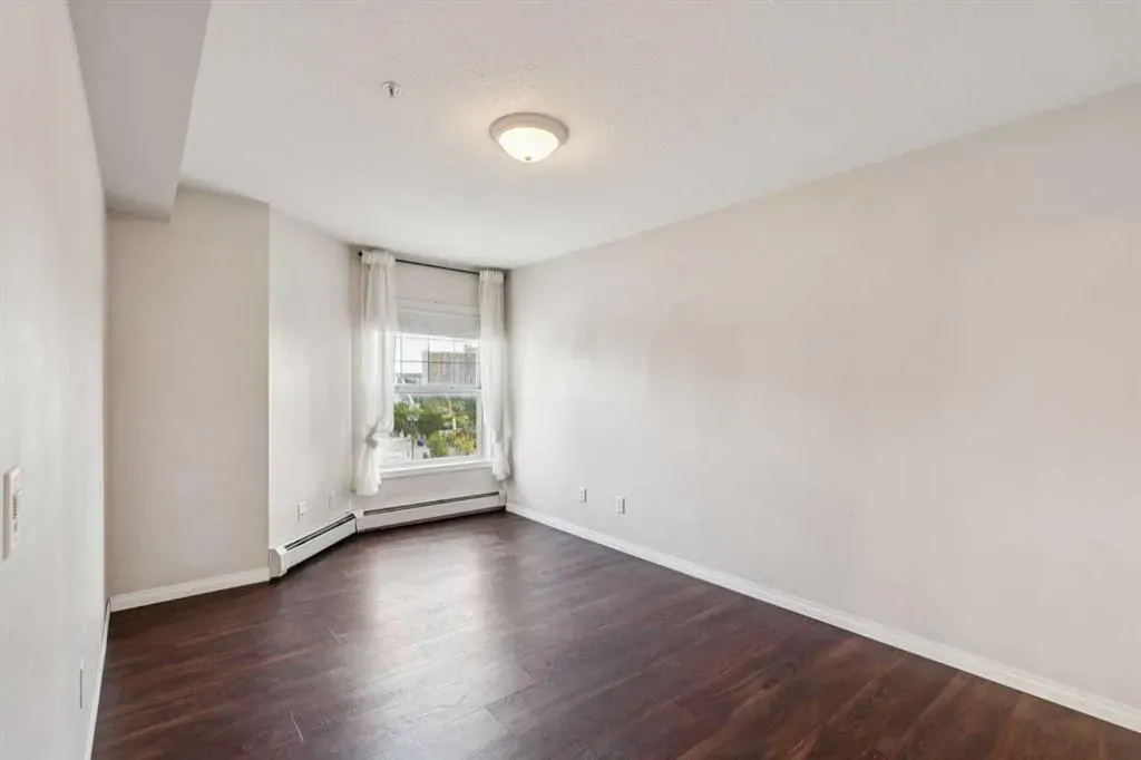 630 8 Avenue SE, #401