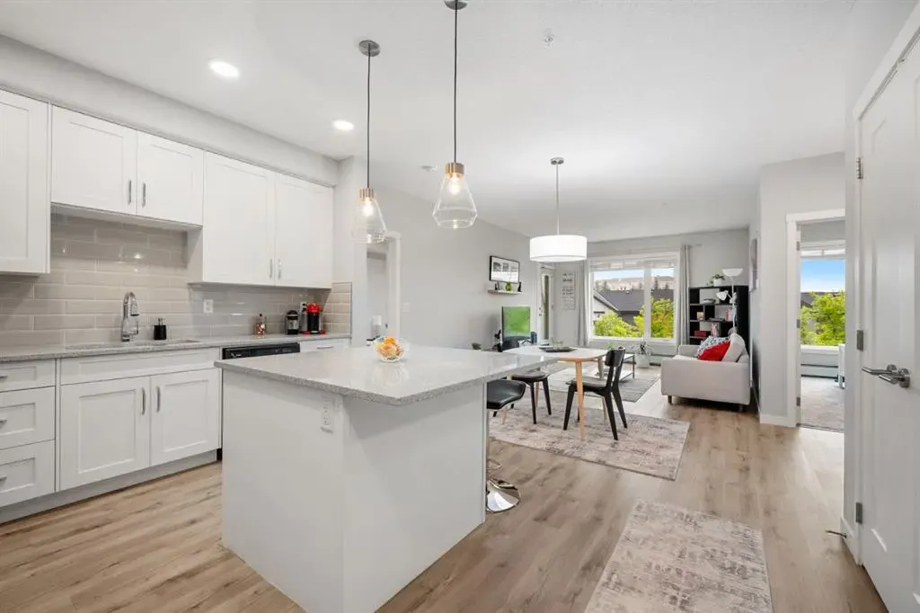 150 Shawnee Square SW, #205