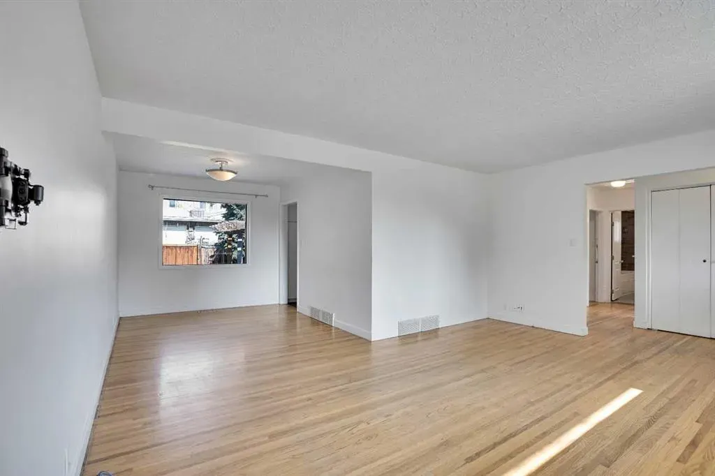 9 Cottage Street NW