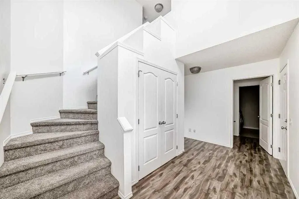 120 SPRINGMERE Grove