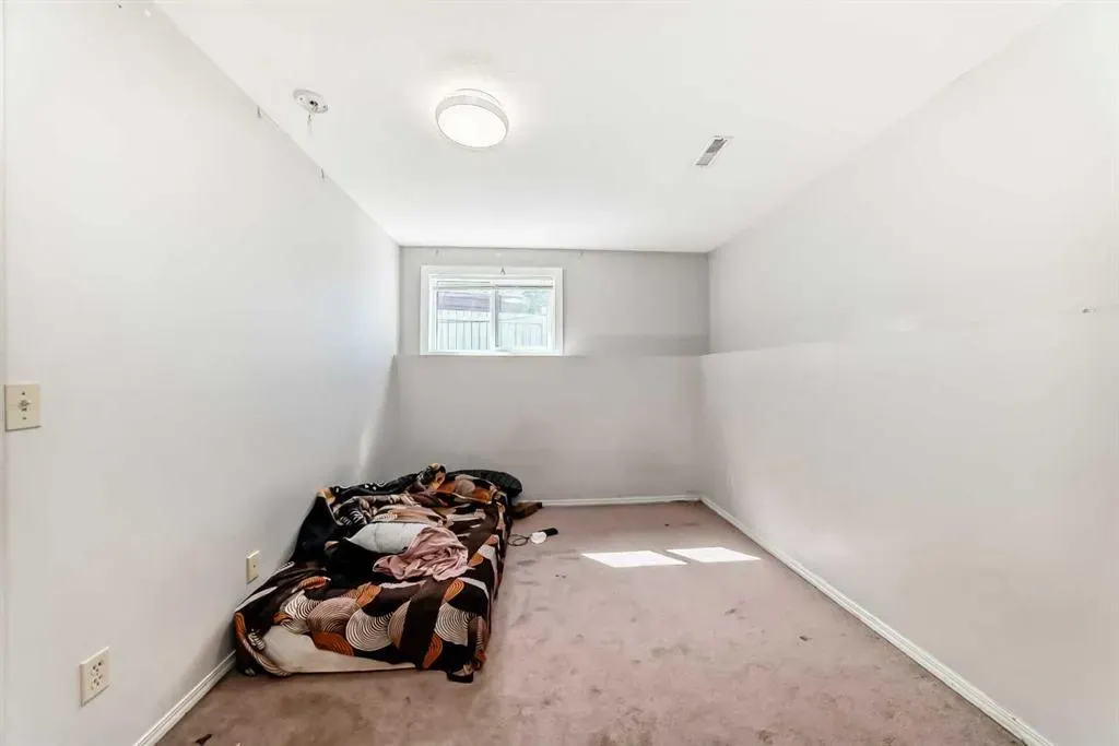 52 MARTINGLEN Place NE