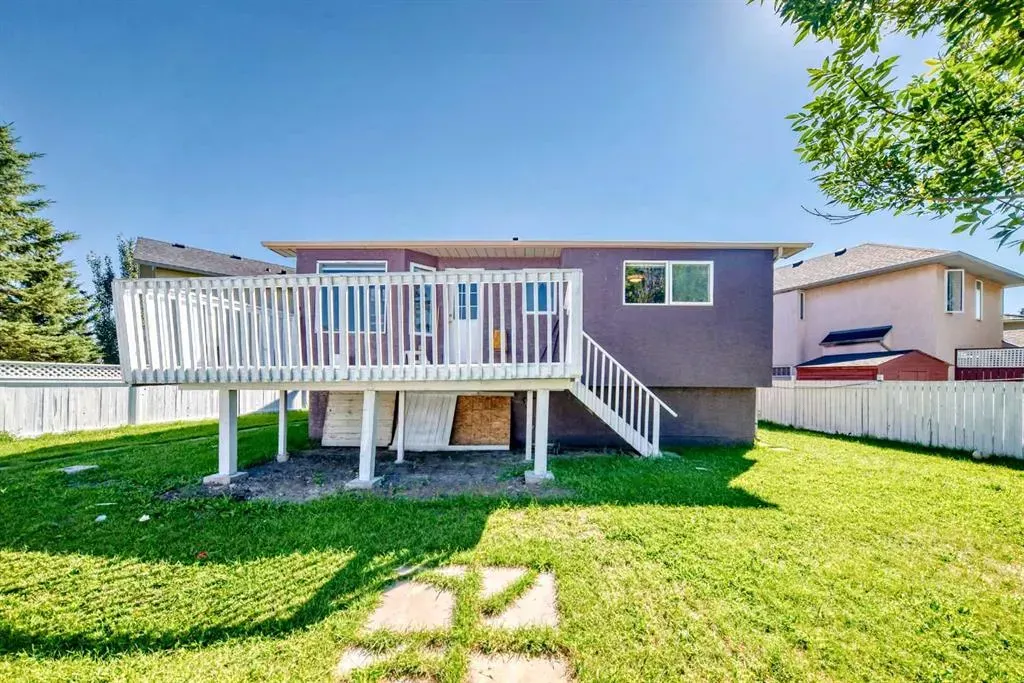 52 MARTINGLEN Place NE