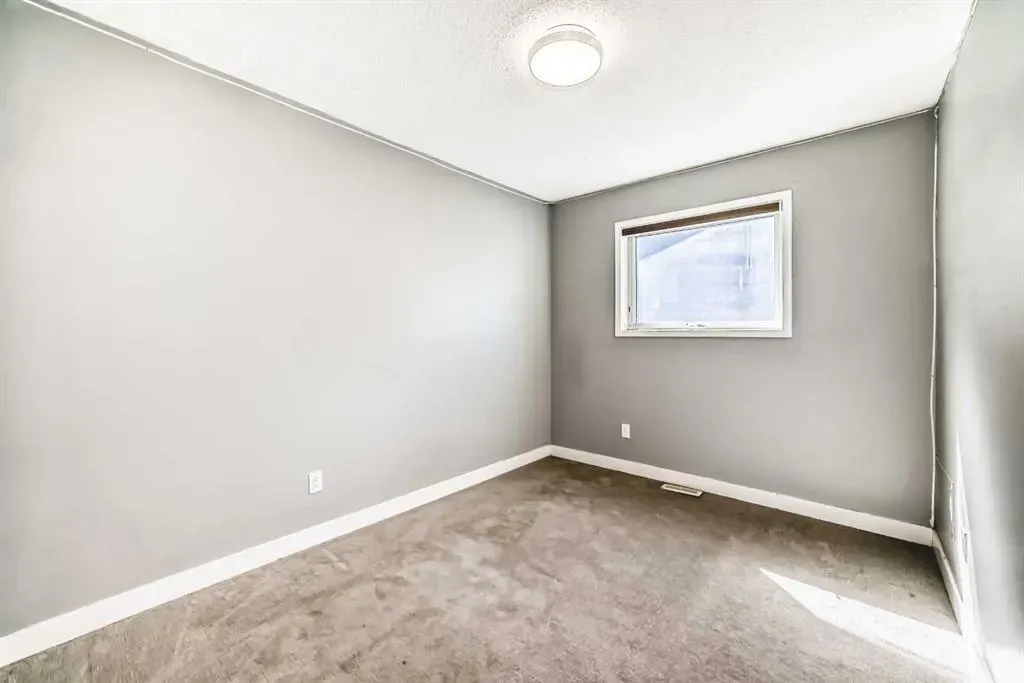 52 MARTINGLEN Place NE