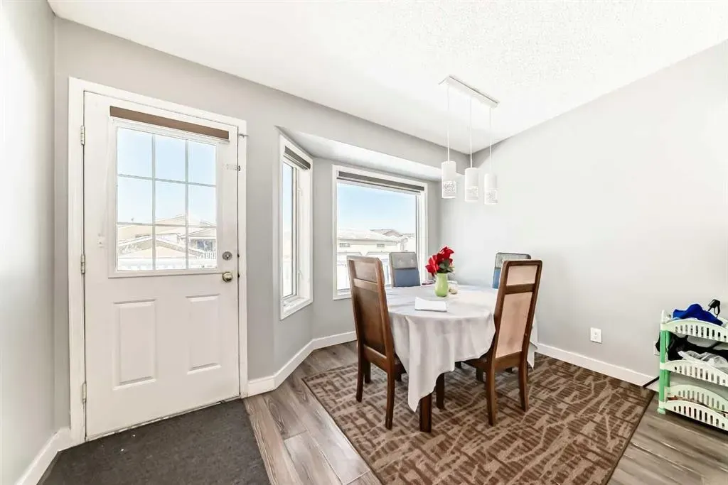 52 MARTINGLEN Place NE