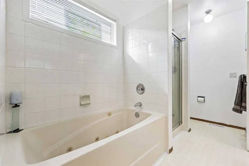 32 Millrise Crescent SW