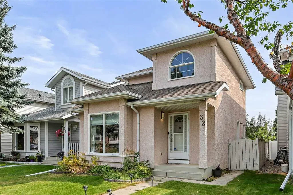 32 Millrise Crescent SW