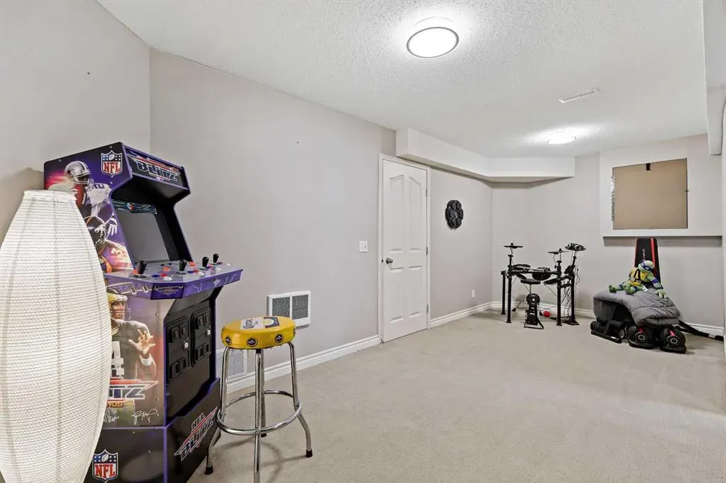 32 Millrise Crescent SW