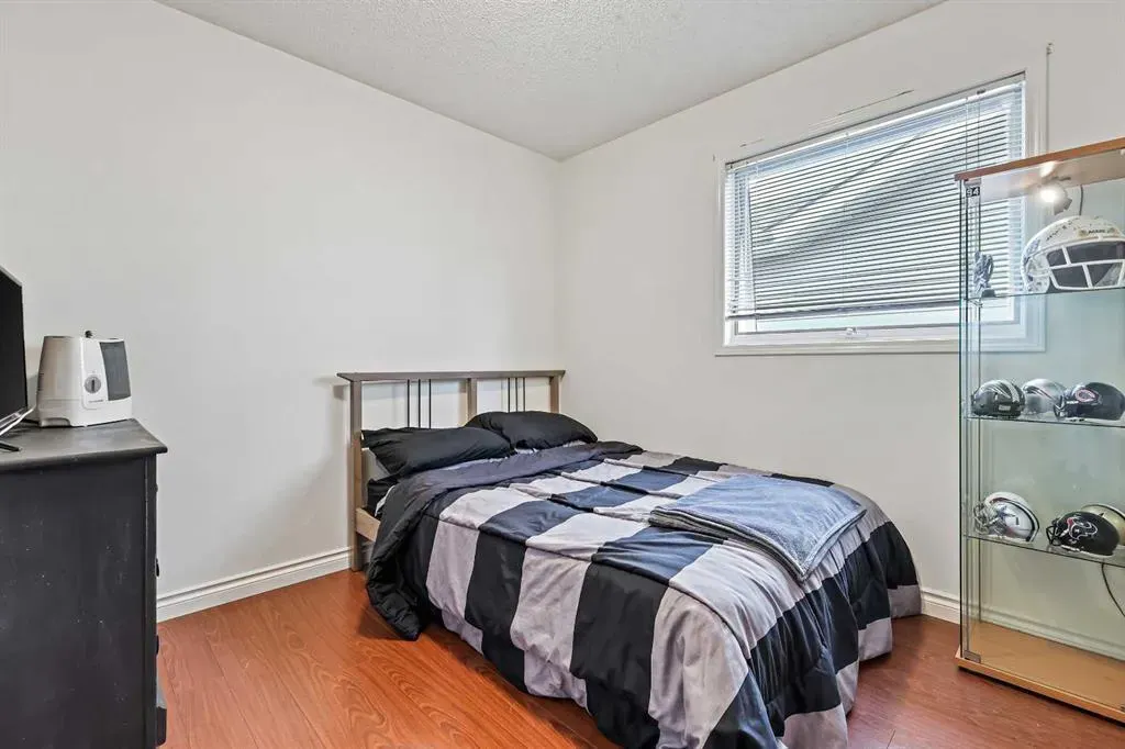 32 Millrise Crescent SW
