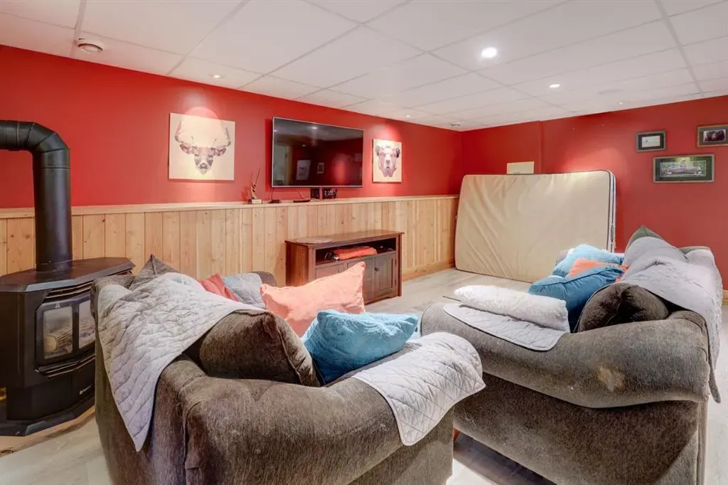 2 Larch Close