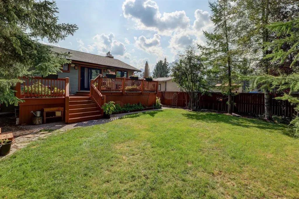 2 Larch Close