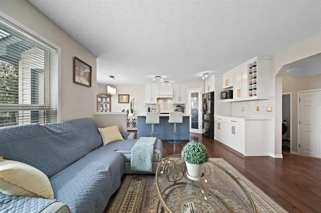 66 Somerglen Close SW