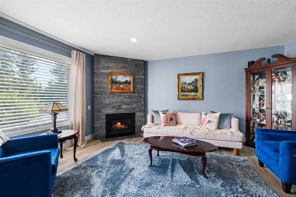 92 Tuscany Way NW