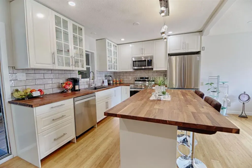 110 Ojibwa Road W