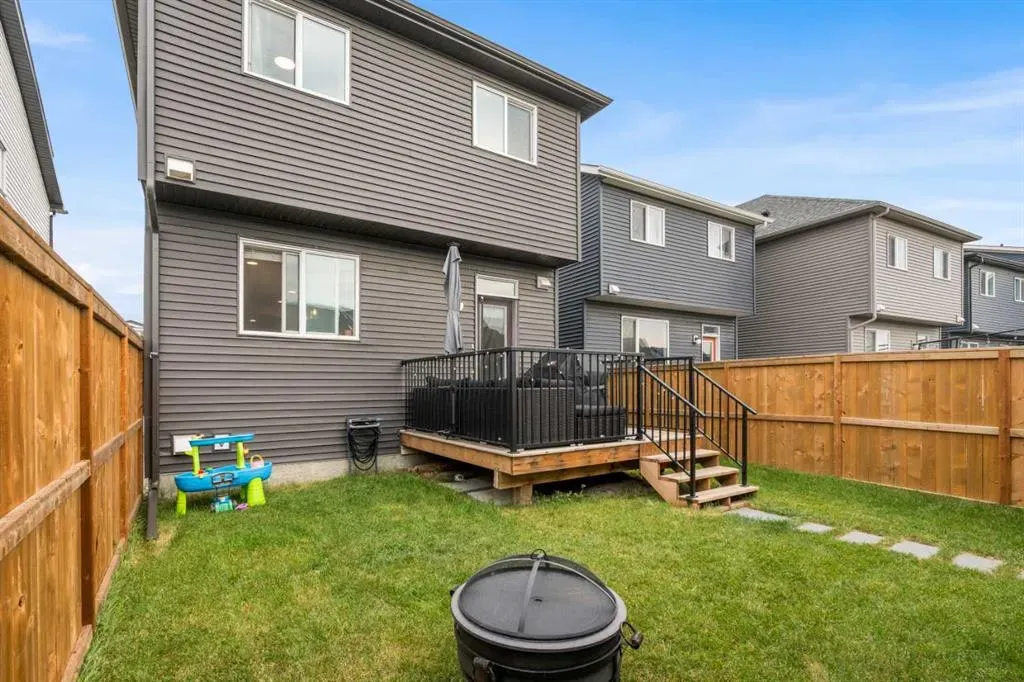 261 Walcrest Way SE