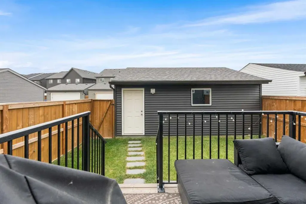 261 Walcrest Way SE