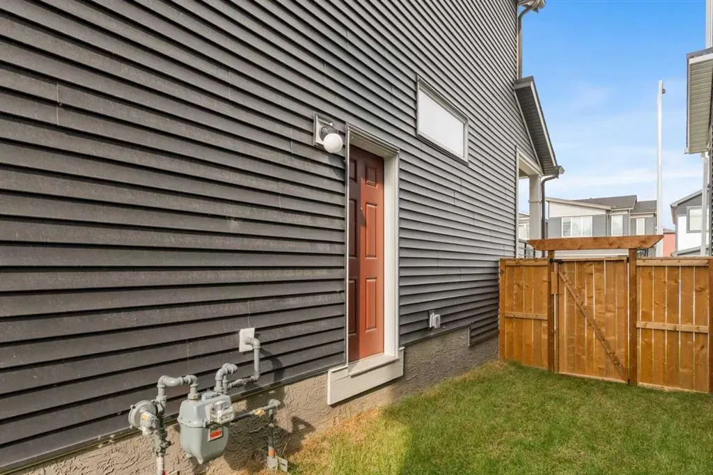 261 Walcrest Way SE