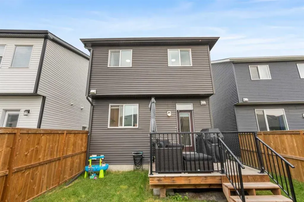 261 Walcrest Way SE