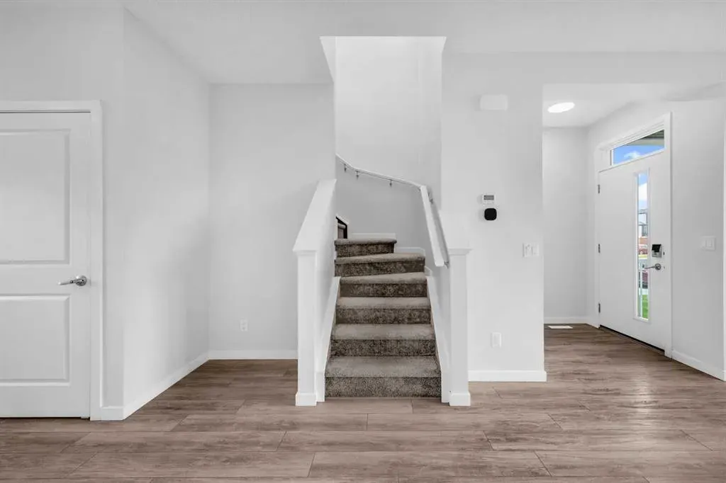 83 Corner Meadows Grove NE