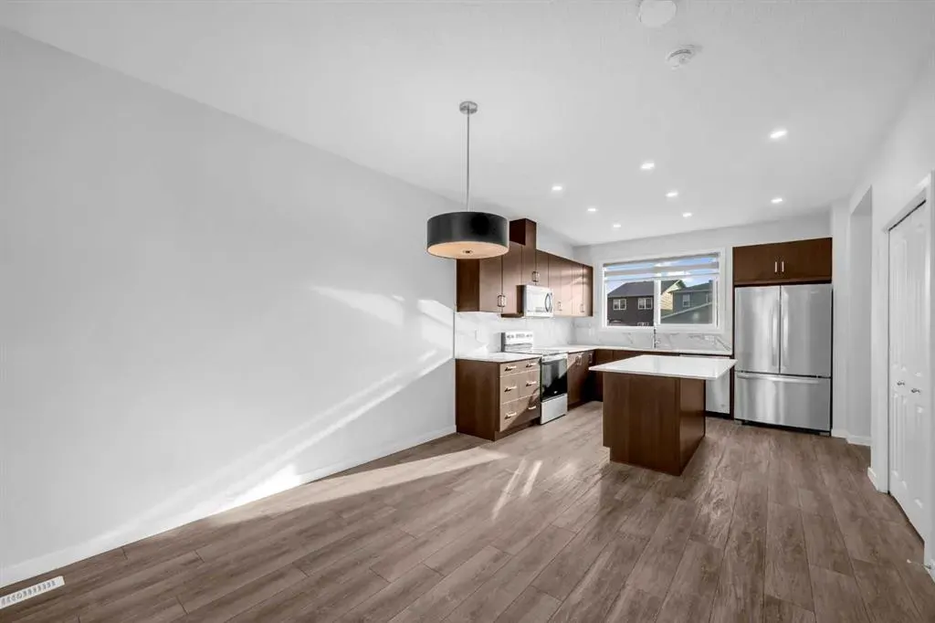 83 Corner Meadows Grove NE