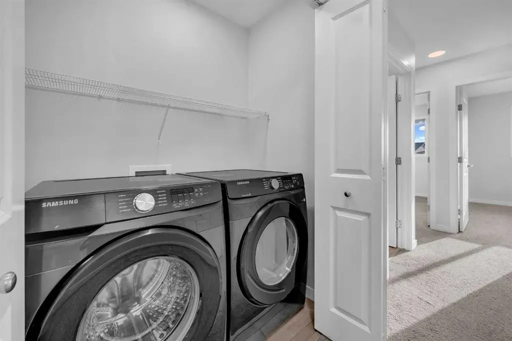 83 Corner Meadows Grove NE