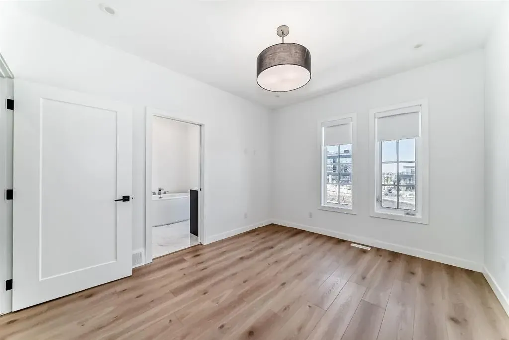 8155 8 Avenue SW, #512