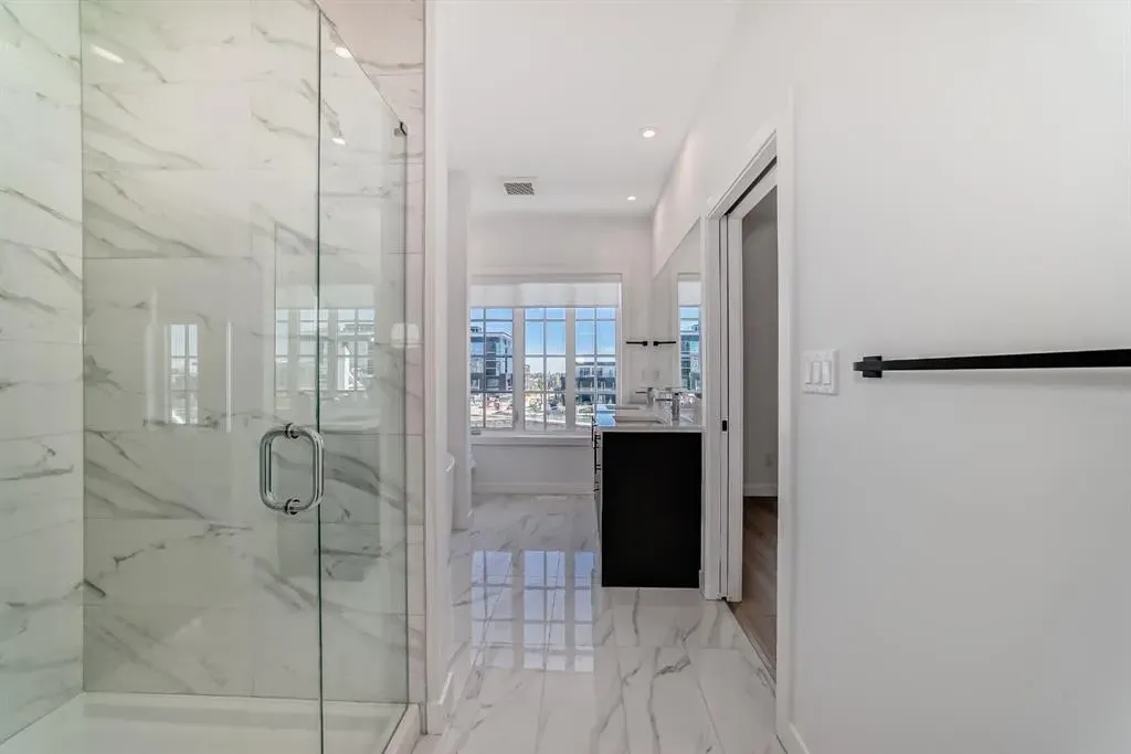 8155 8 Avenue SW, #512