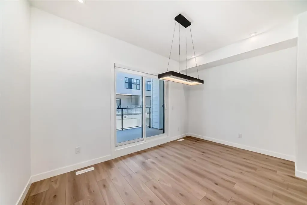8155 8 Avenue SW, #512