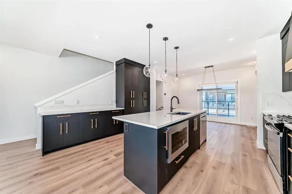 8155 8 Avenue SW, #512