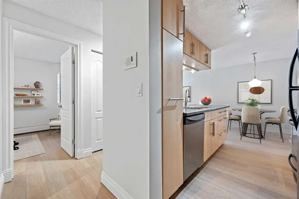 630 57 Avenue SW, #207