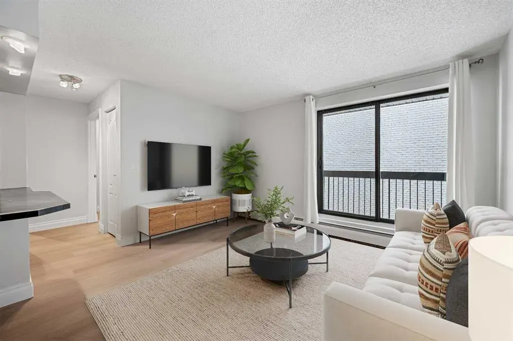 630 57 Avenue SW, #207