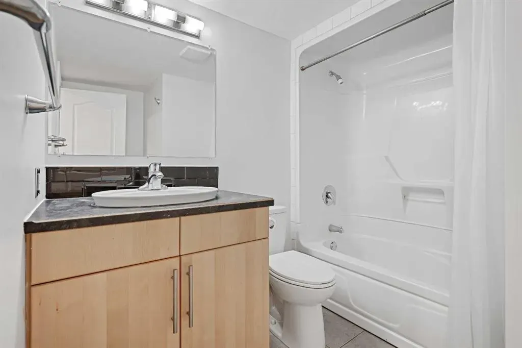 630 57 Avenue SW, #207