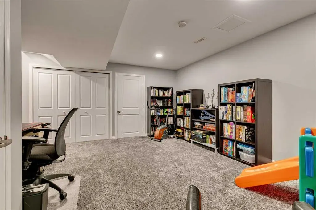 1001 8 Street NW, #802
