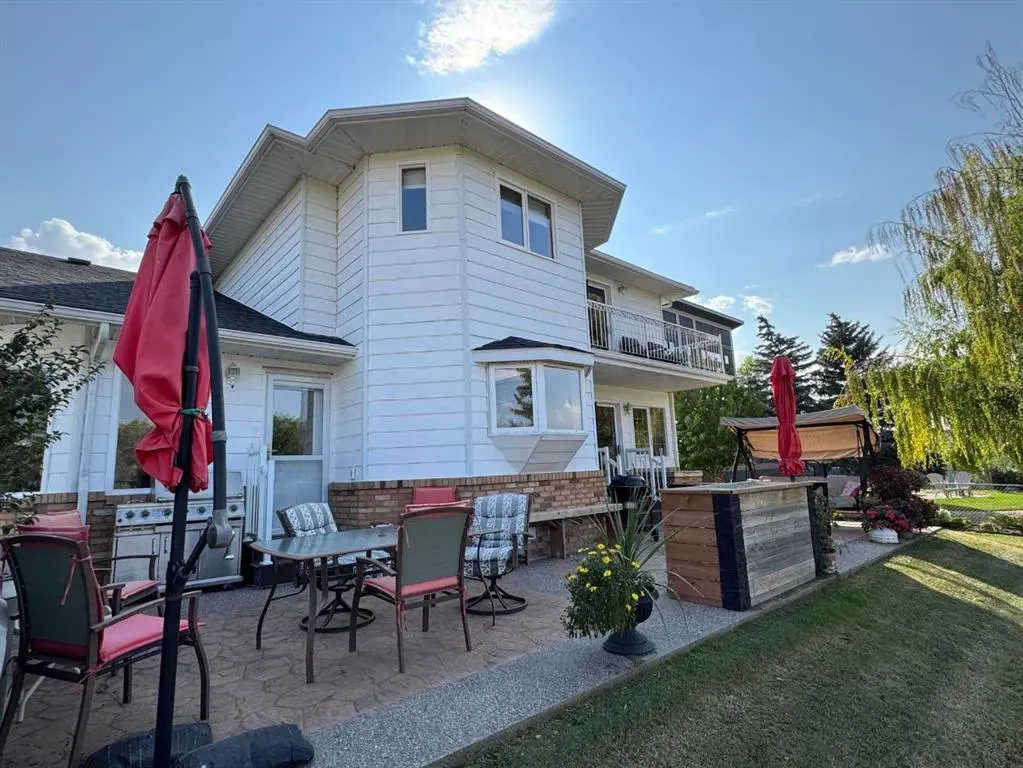 121 7 Street W