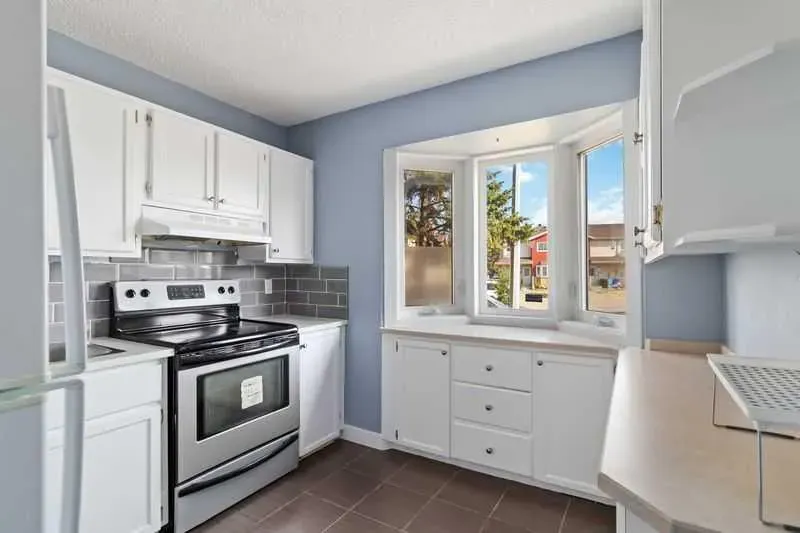 151C DICKINS Drive