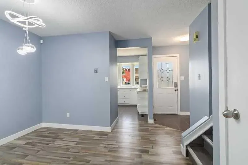 151C DICKINS Drive
