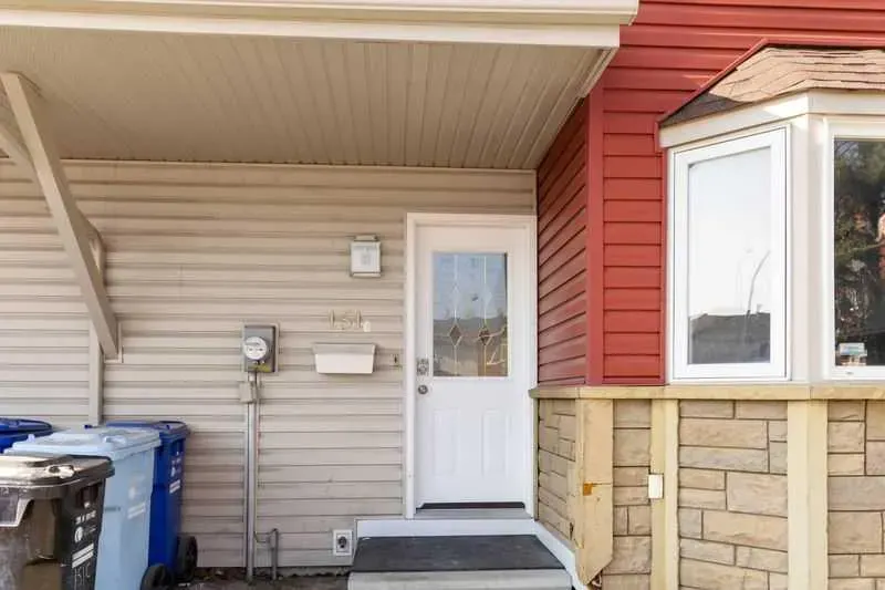151C DICKINS Drive