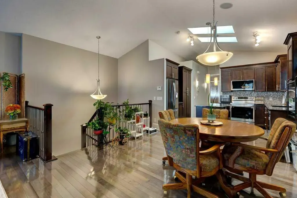 220 Cranford Crescent SE