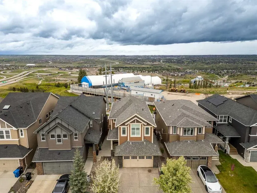 133 Cougar Ridge Close SW