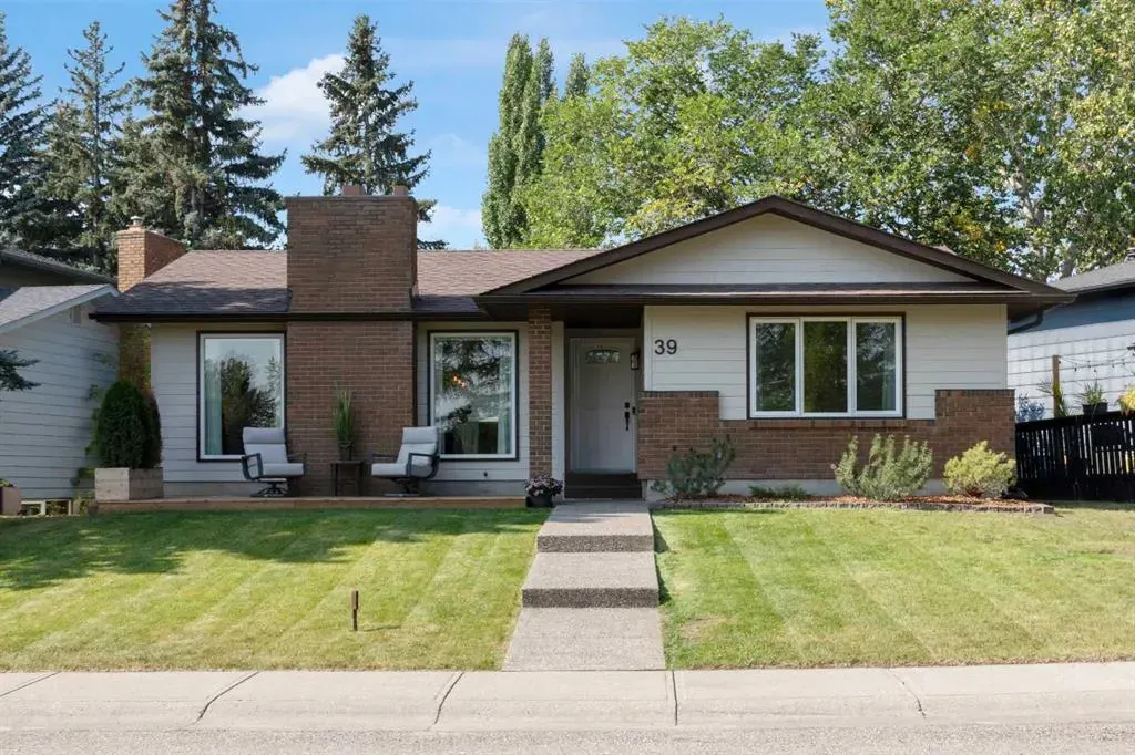 39 Midpark Close SE