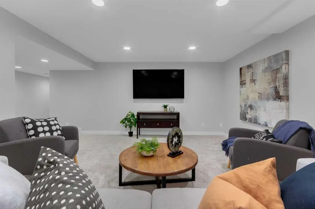 39 Midpark Close SE