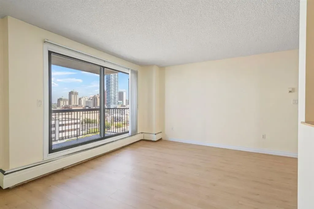 1334 12 Avenue SW, #806