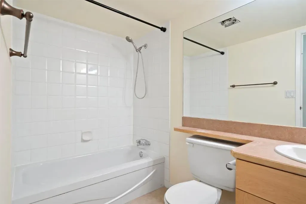 1334 12 Avenue SW, #806