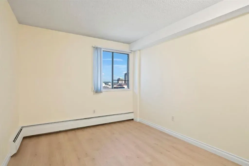 1334 12 Avenue SW, #806