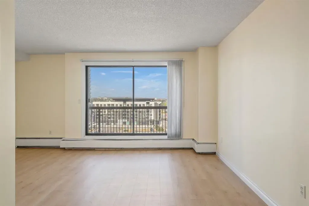 1334 12 Avenue SW, #806
