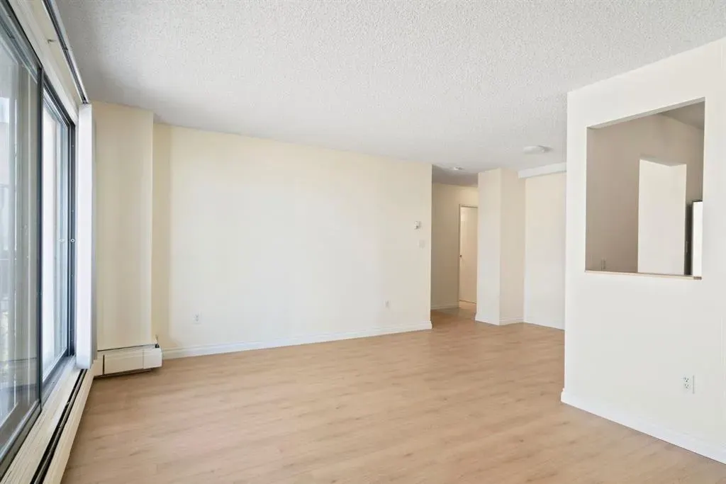 1334 12 Avenue SW, #806
