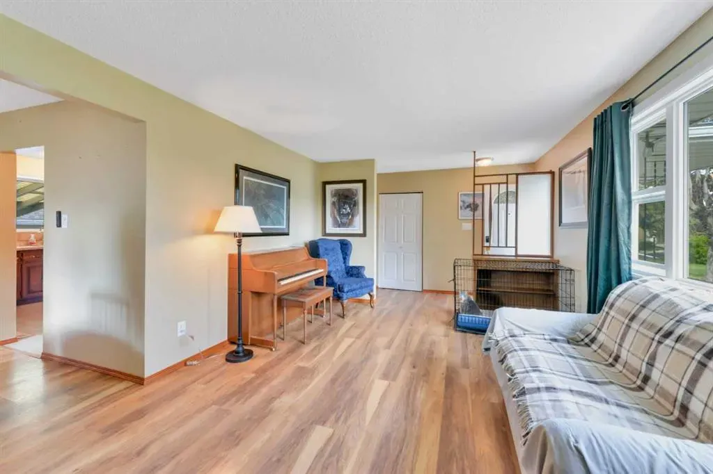 25 Odstone Green