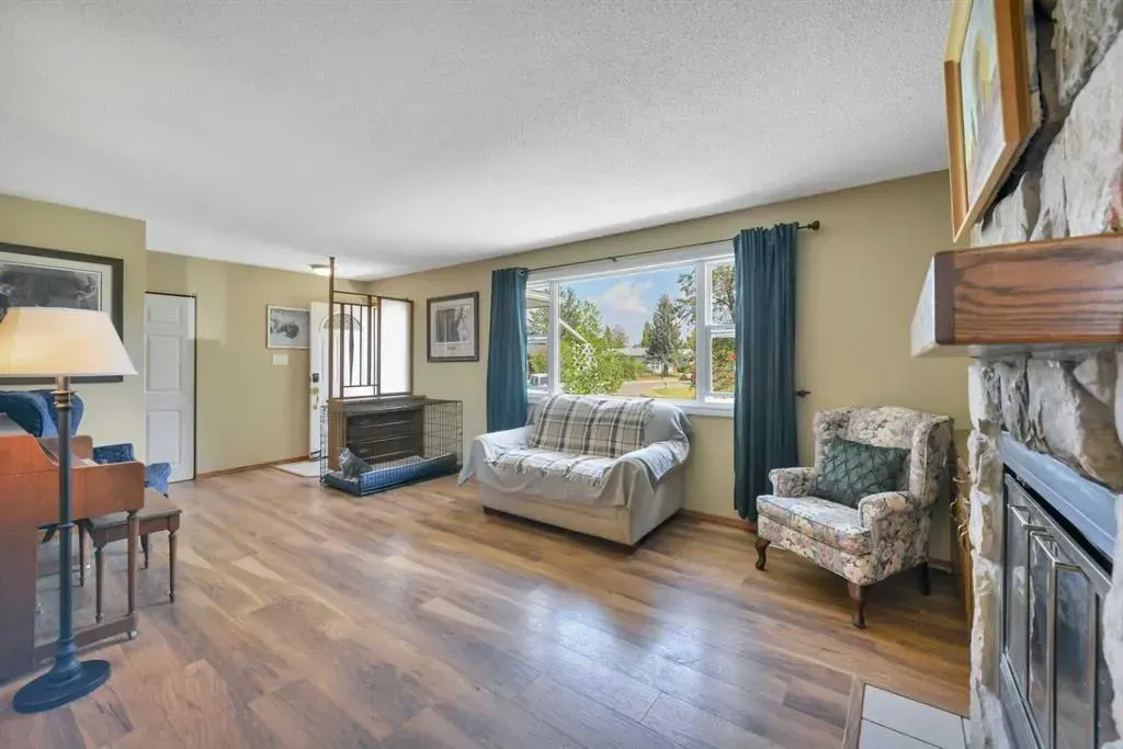 25 Odstone Green