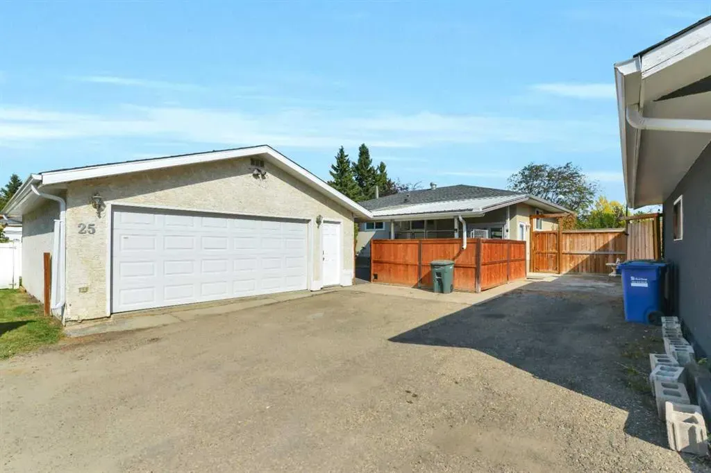 25 Odstone Green